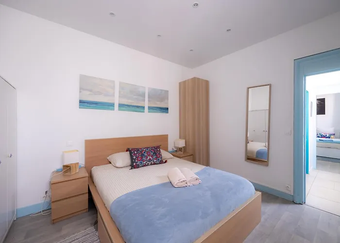 Blue House - Parking - Maison Centre - Proche Gare *