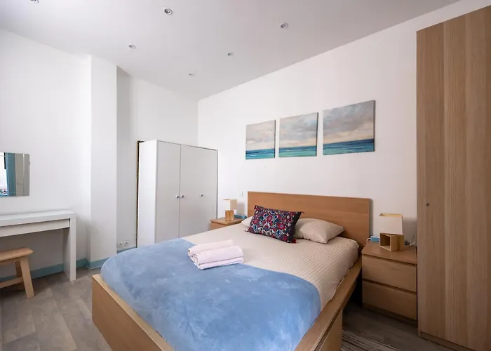 Blue House - Parking - Maison Centre - Proche Gare