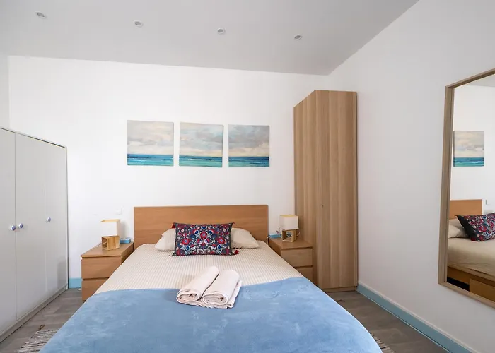 Blue House - Parking - Maison Centre - Proche Gare Apartment