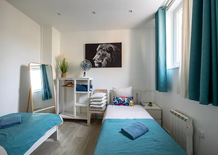 Blue House - Parking - Maison Centre - Proche Gare